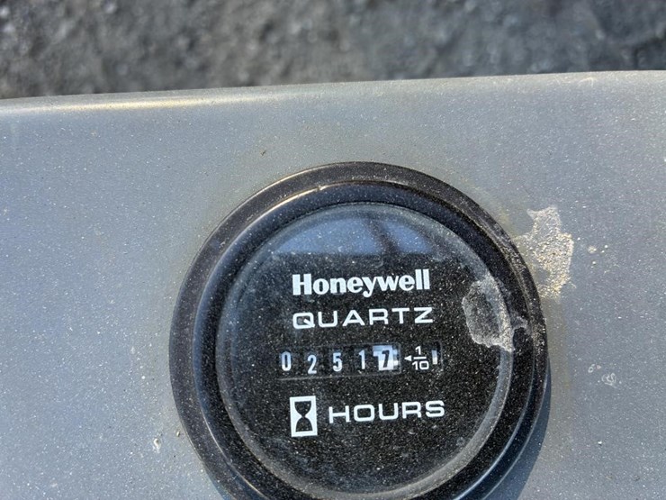 2013-skyjack-sjiii3219-image-8