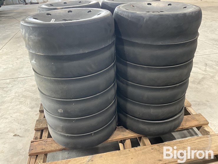 john-deere-xp-planter-row-unit-depth-gauge-wheels-image-9