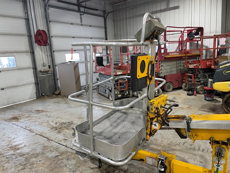 2013-bil-jax-3632t-image-16