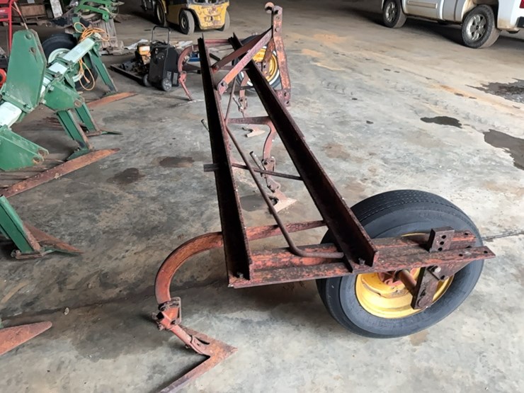 pittsburgh-4-row-cultivator-with-gauge-wheels-image-5