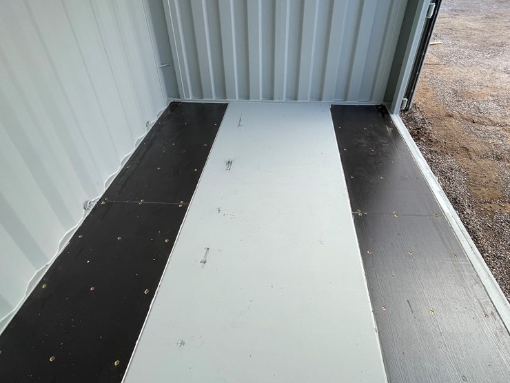 #200d-•-40'-container-image-57