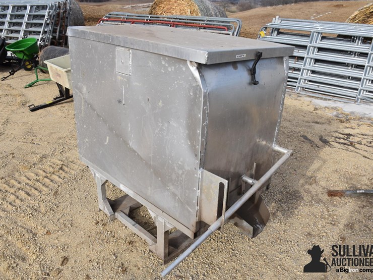 livestock-feeder-image-1