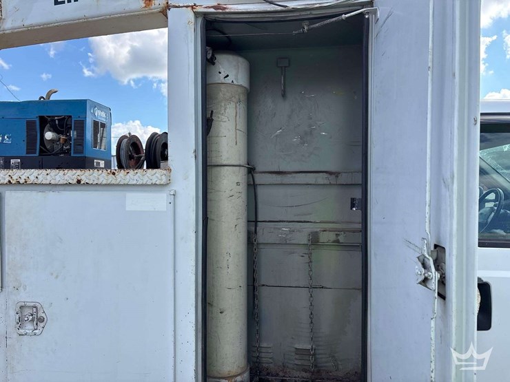 2001-liftmoore-6036-image-37