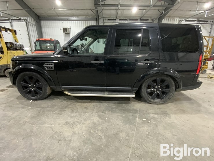 2016-land-rover-lr4-image-8