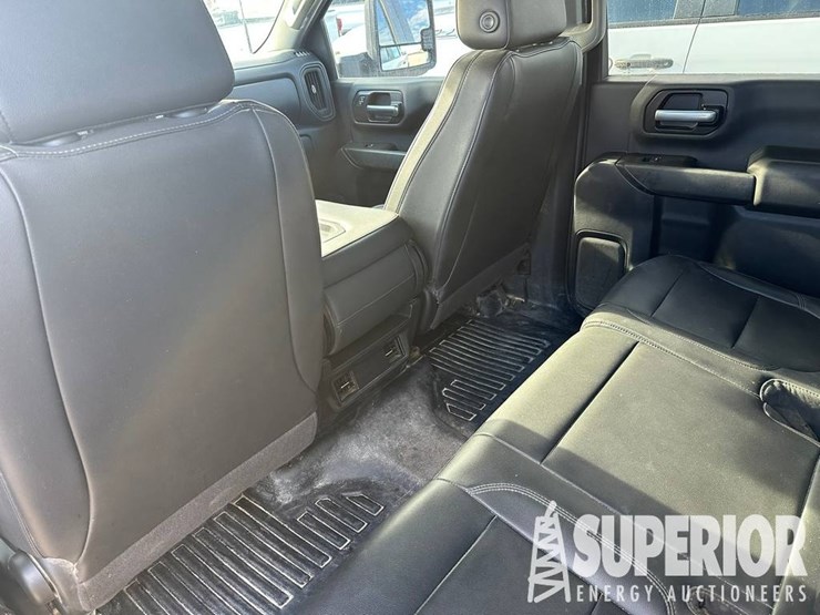 (x)-2020-chevrolet-hd-crew-cab-pickup-truck,-vin-...-image-4