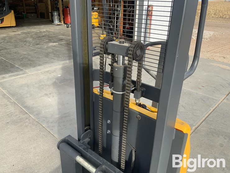 2200lb-electric-pallet-mover-image-11