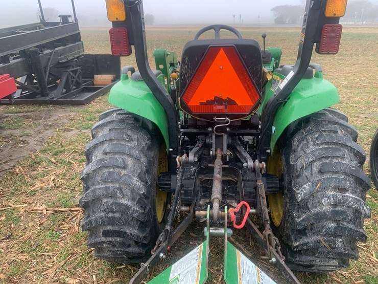 john-deere-3032e-image-8