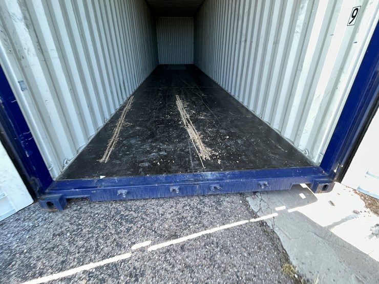 #200a-•-40'-container-image-16