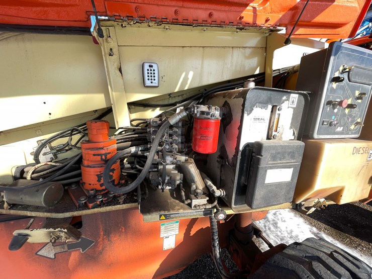 2002-jlg-600s-image-38