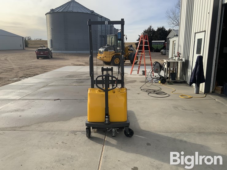 2200lb-electric-pallet-mover-image-6