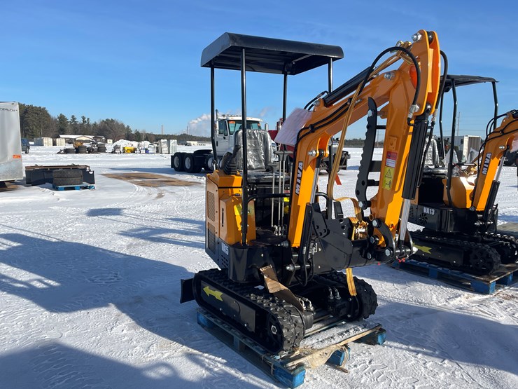 #132-•-miva-va13-mini-excavator-(mosinee,-wi)-image-3
