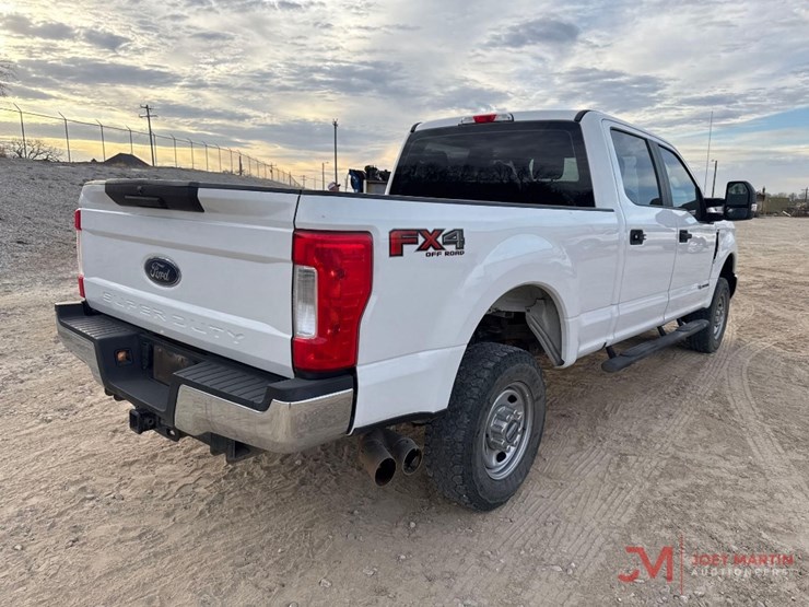 2018-ford-f250-xl-image-2