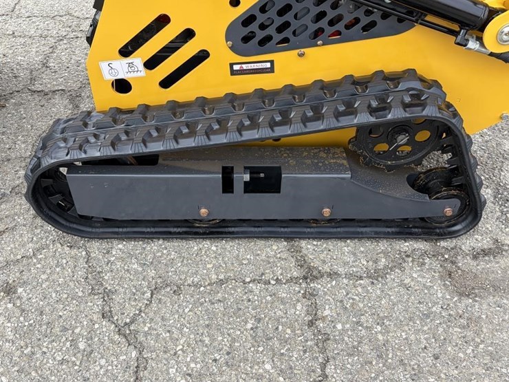 2025-sdlanch-sdll60-skid-steertrack-loader-image-8