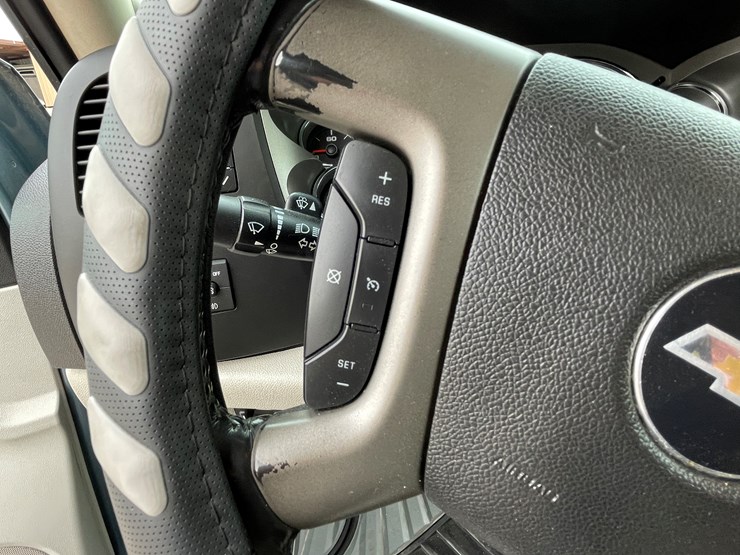 2011-chevrolet-silverado-2500hd-lt-image-65