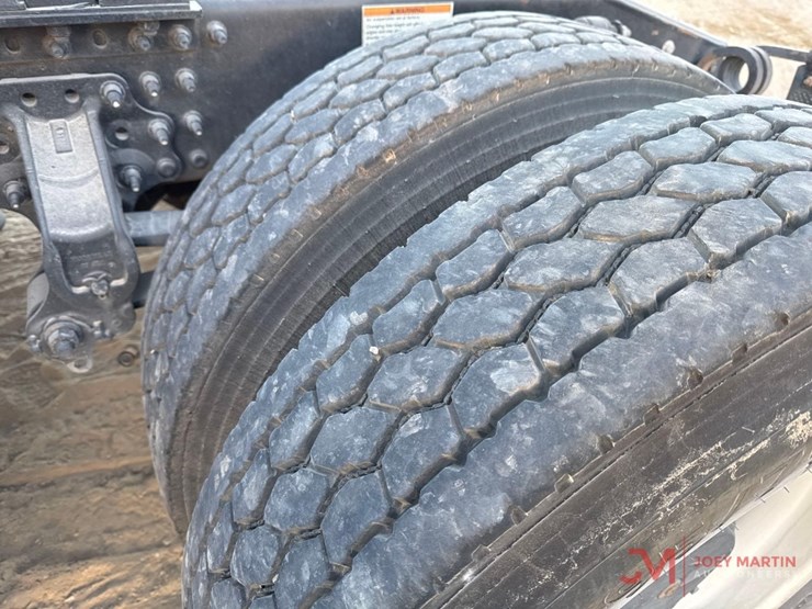 2020-mack-anthem-64t-image-9