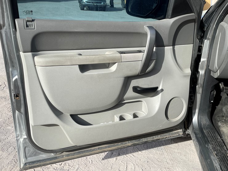 #104-•-2012-chevy-silverado-(salvaged-nm-title)-image-50