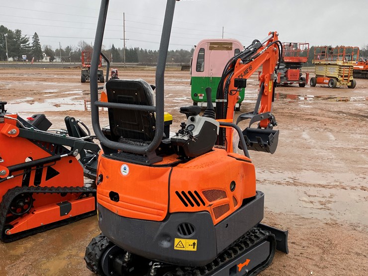 #138-•-land-hero-me18-mini-excavator-(mosinee,-wi)-image-4