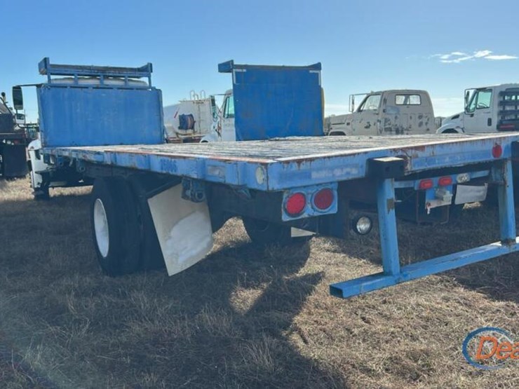 2004-international-durastar-4300-image-3