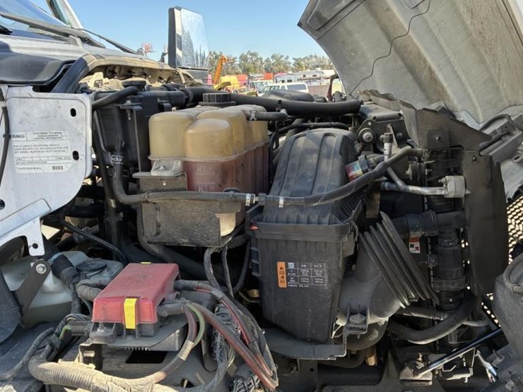 2017-ford-f650-image-12