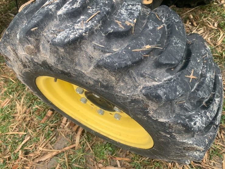 john-deere-3032e-image-17