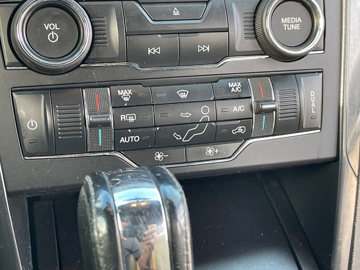 2017-ford-explorer-image-81