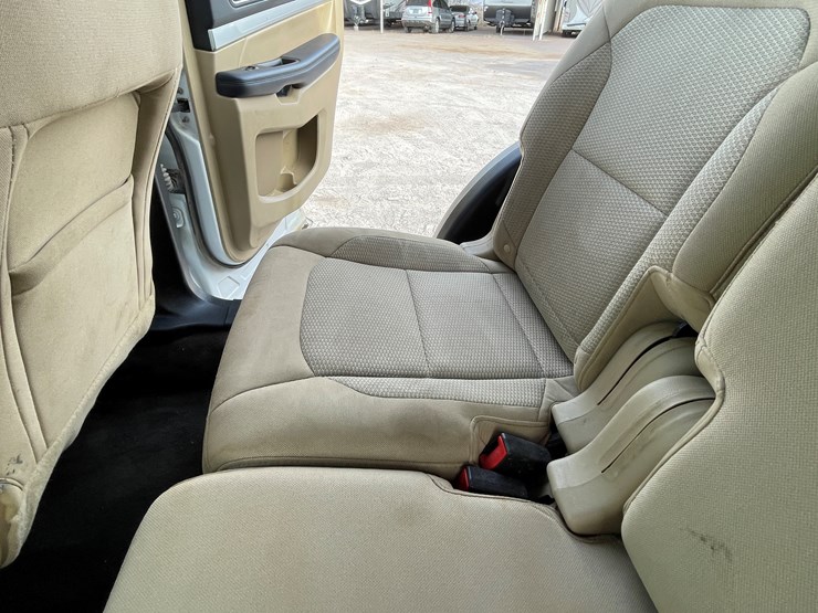 2017-ford-explorer-image-104