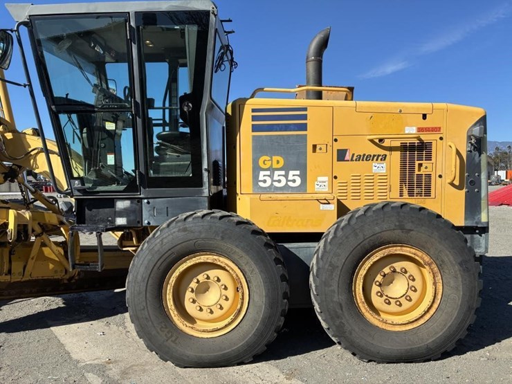 2004-komatsu-gd555-image-10