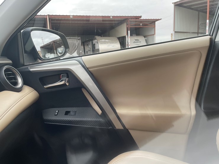 2013-toyota-rav4-image-70