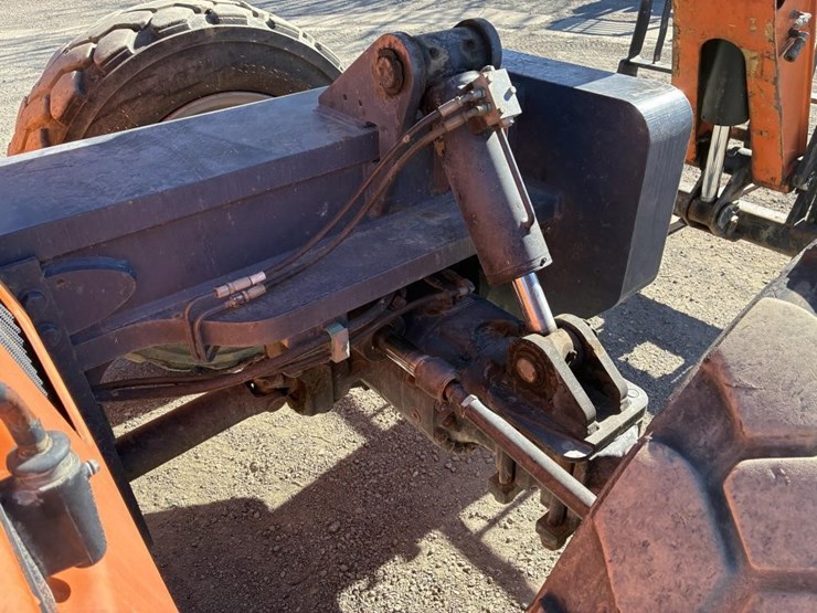 2006-jlg-g9-43a-image-9