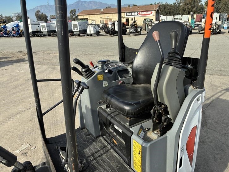 2021-bobcat-e20-image-16