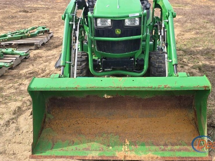 2017-john-deere-1025-image-22