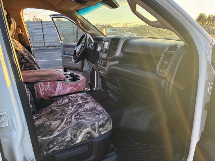 2019-dodge-ram-5500-image-12