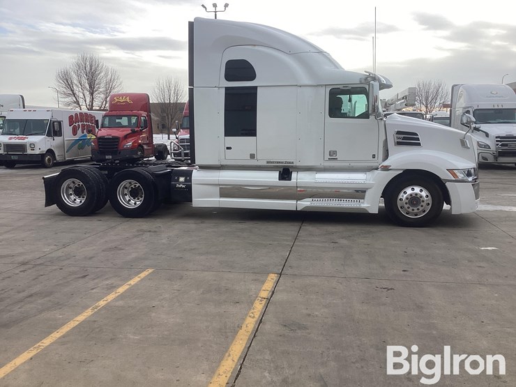 2022-western-star-5700xe-image-4