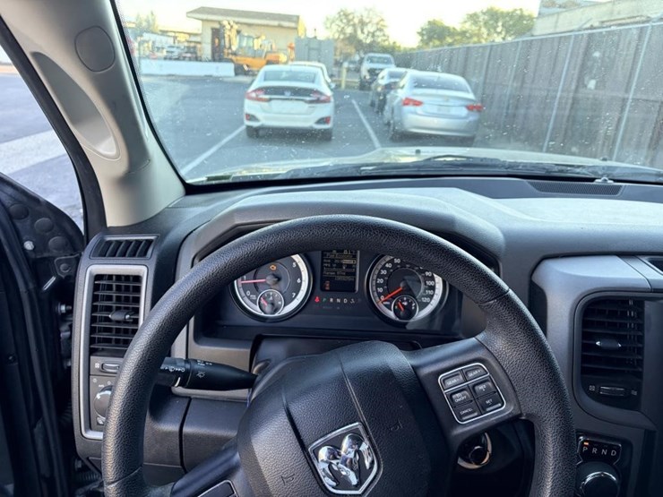 2017-dodge-1500-image-15