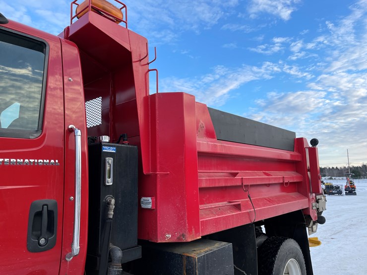 2007-international-7400-image-29