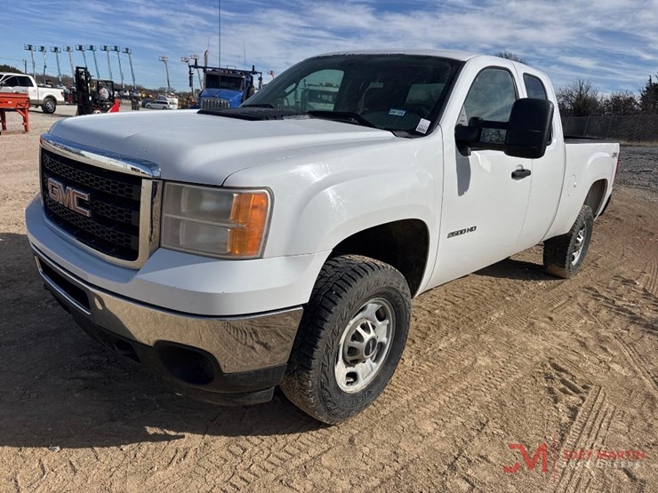 2012-gmc-sierra-2500-image-4