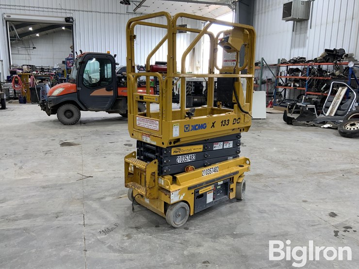 2021-xcmg-xg1330dc-electric-self-propelled-scissor-lift-image-5