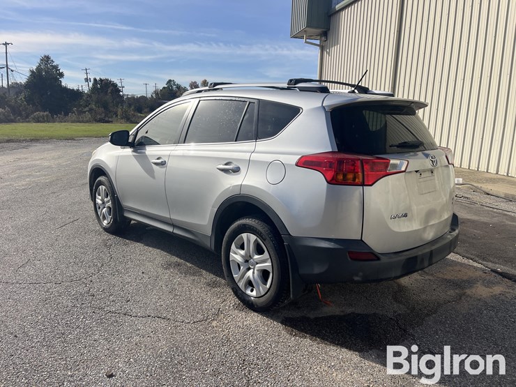 2013-toyota-rav4-le-image-7