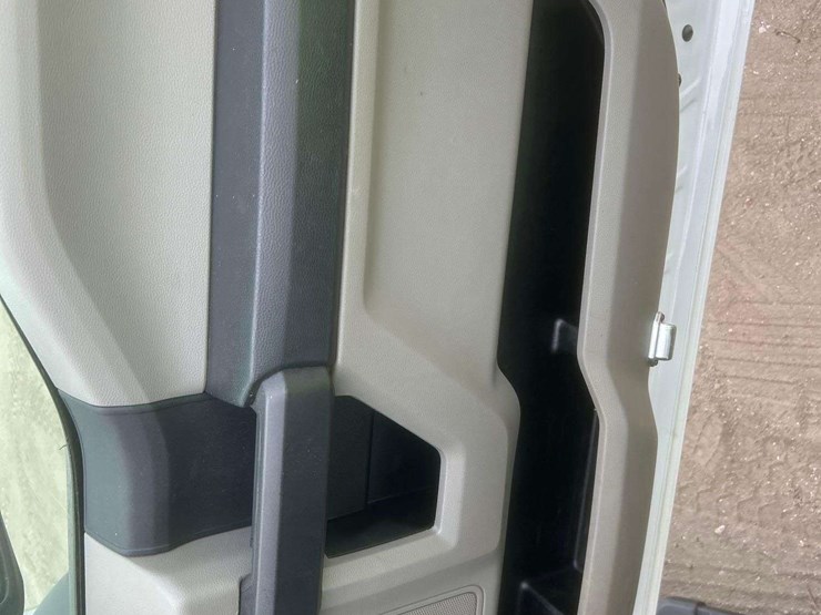 2019-ford-f550-image-25