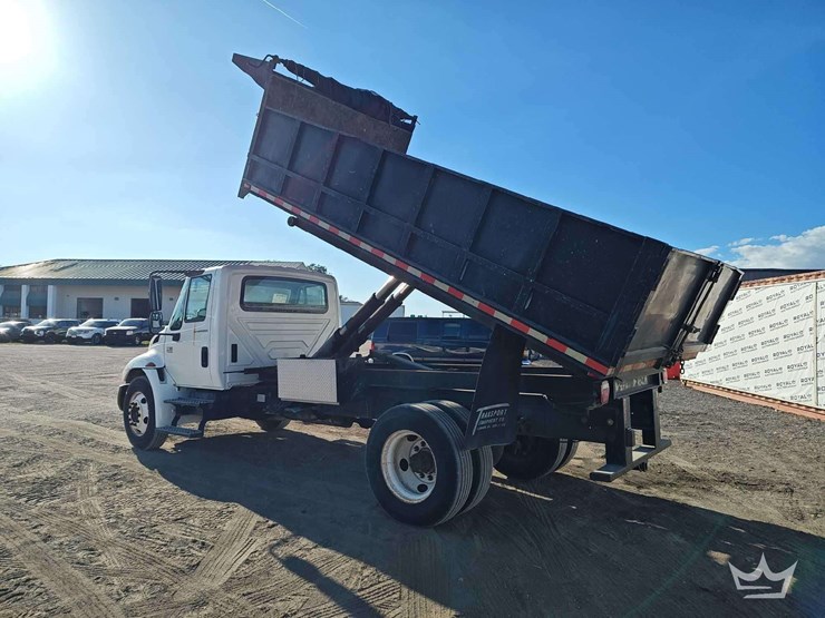 2005-international-durastar-4300-image-22