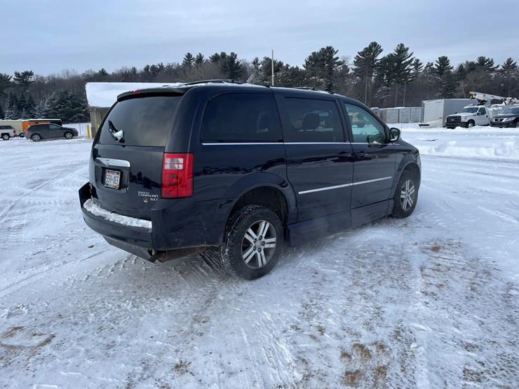 2010-dodge-grand-caravan-image-9