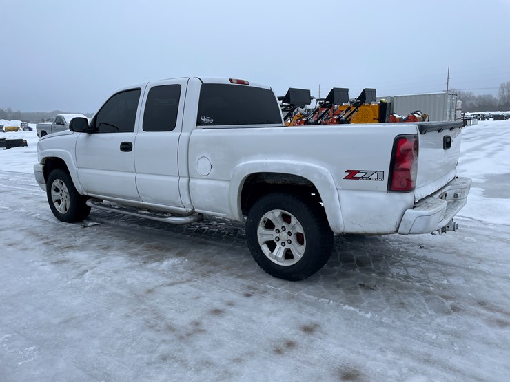 2006-chevrolet-1500-image-9