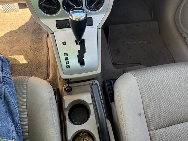 2009-dodge-caliber-image-13