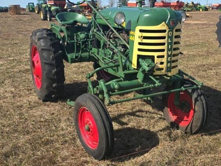 1957-oliver-super-44-image-1