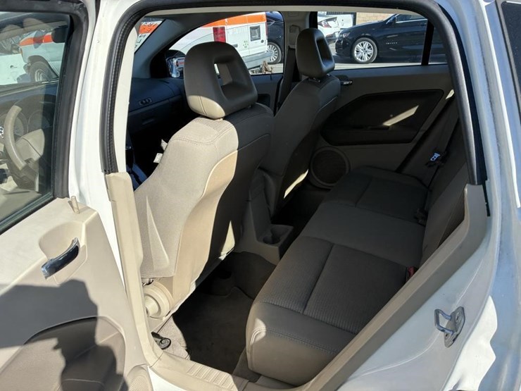 2009-dodge-caliber-image-10