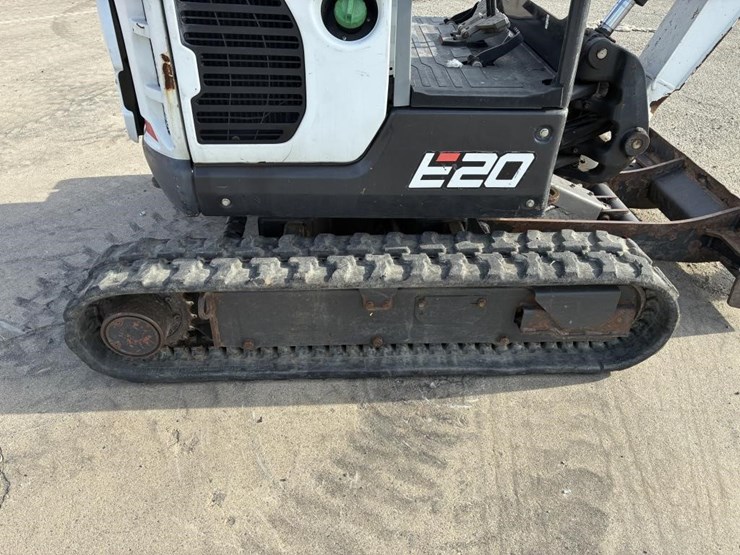 2021-bobcat-e20-image-12