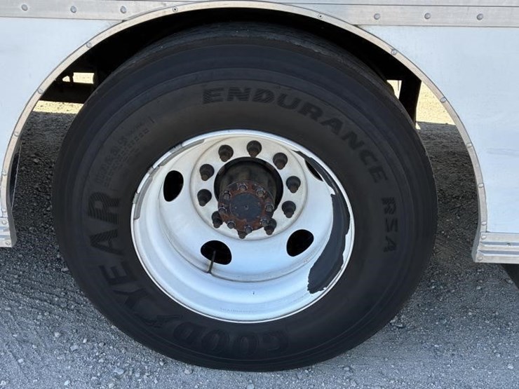 2017-ford-f650-image-8