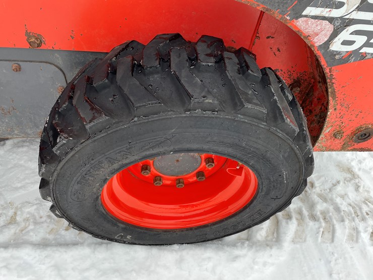 2022-kubota-ssv65-image-15