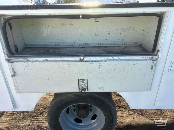 2012-ford-f550-image-17