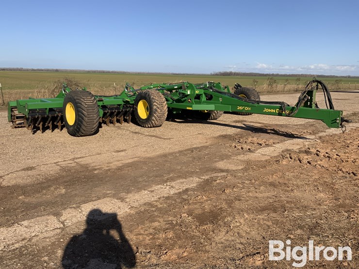 2021-john-deere-2680h-image-3